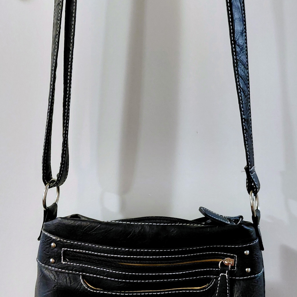Stone Mountain Accessories Black Shoulder Crossbody Bag with White Stitching